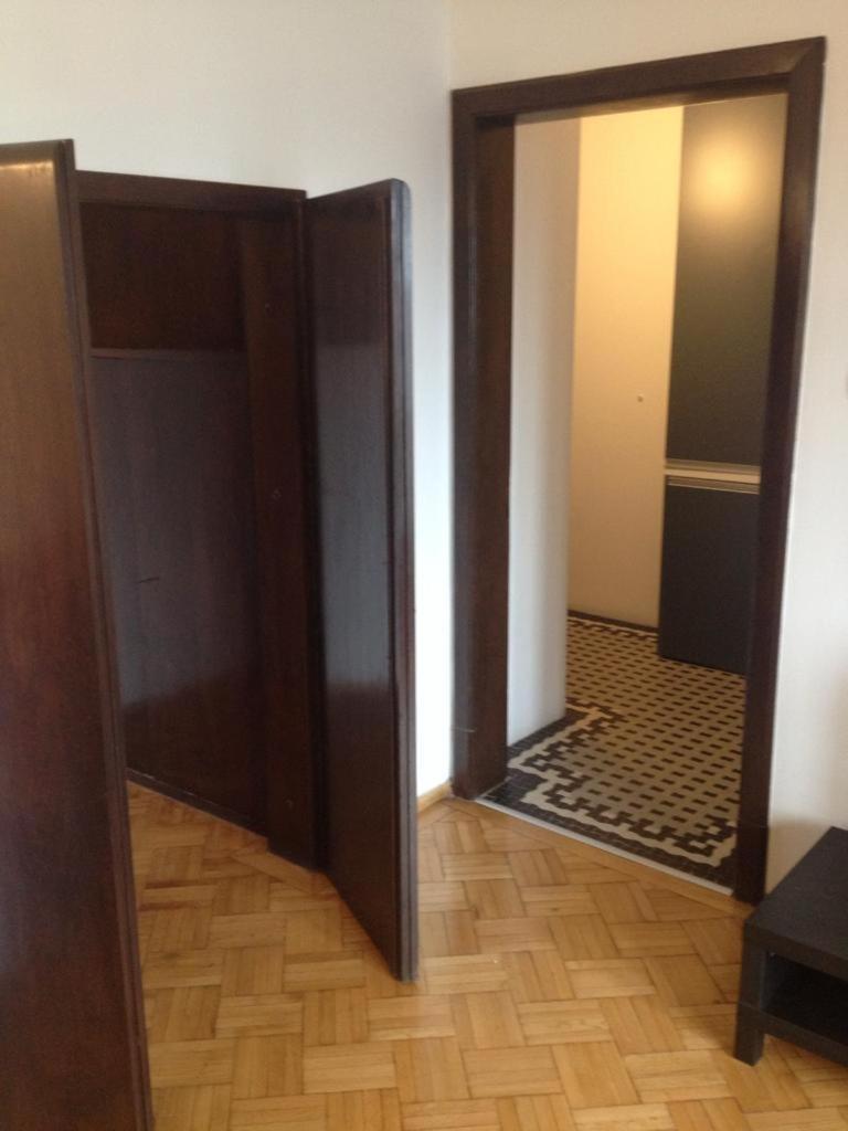 Central Studio Across From Intercontinental Bukarest Kültér fotó