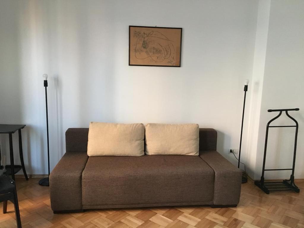 Central Studio Across From Intercontinental Bukarest Kültér fotó